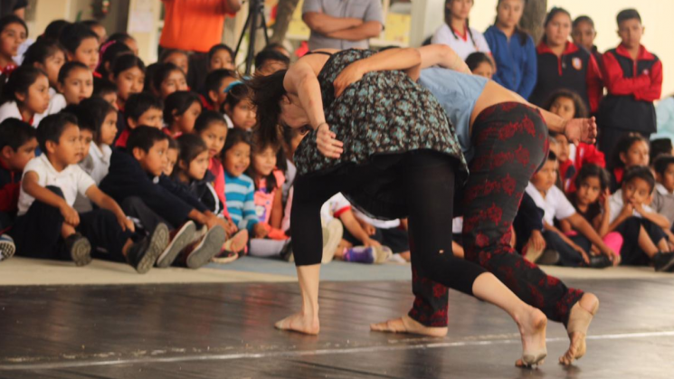 Llevan danza a escolares oaxaqueños