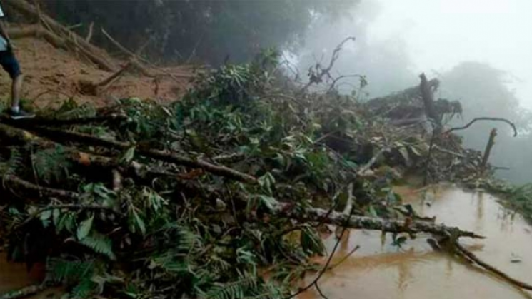 Ante lluvias,carretera colapsada, incomunica a Tlacoatzintepec 