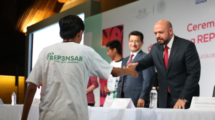 Se gradúa primera generación del programa Repensar de PGR 