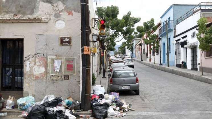 Continúa bloqueo en basurero de capital Oaxaqueña