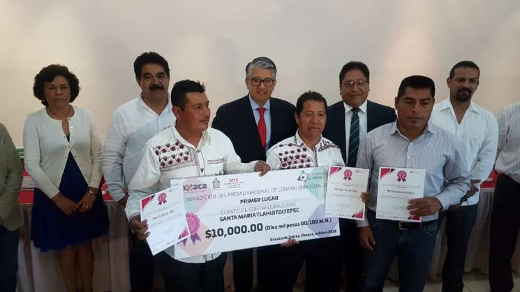 Santa María Tlahuitoltepec recibe Premio en Transparencia