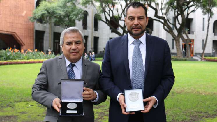  Reconocen al médico oaxaqueño Miguel Ángel Reyes Franco