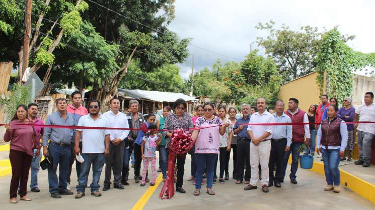 Alcaldesa de Zaachila entregar histórico puente vehicular 