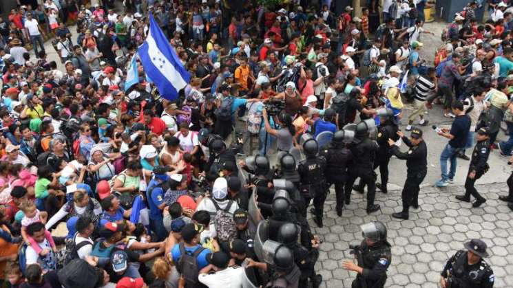 Van 640 peticiones de refugio de caravana de migrantes  