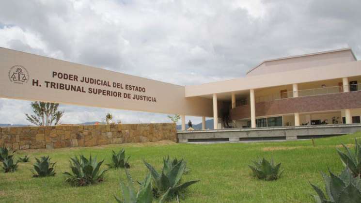 Instruyen a personal judicial sobre como abordar a adolescentes 