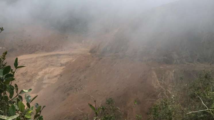 Con puente áereo, llevan insumos para San Juan Metaltepec