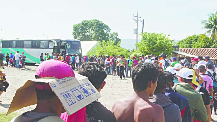 Caravana de migrantes salvadoreños se acerca a México