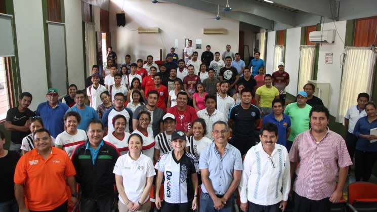 Certifica Conade a entrenadores oaxaqueños de diversas disciplina