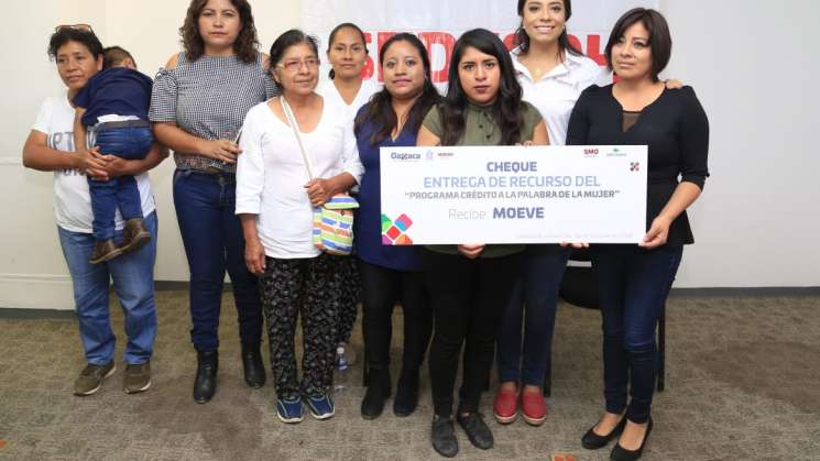 Entregan Sedesoh y BanOaxaca “Créditos a la Palabra de la Mujer” 