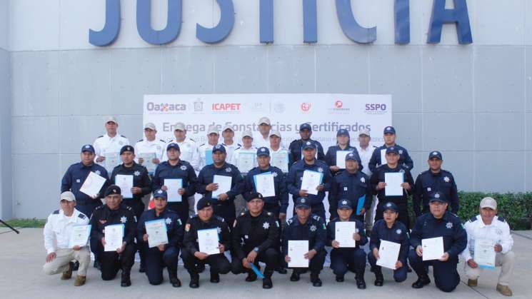  Capacitan policías estatales, turísticos y auxiliares bancarios 