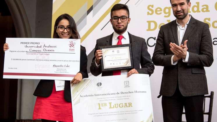 la UAO gana Concurso Nacional de Debate Político 