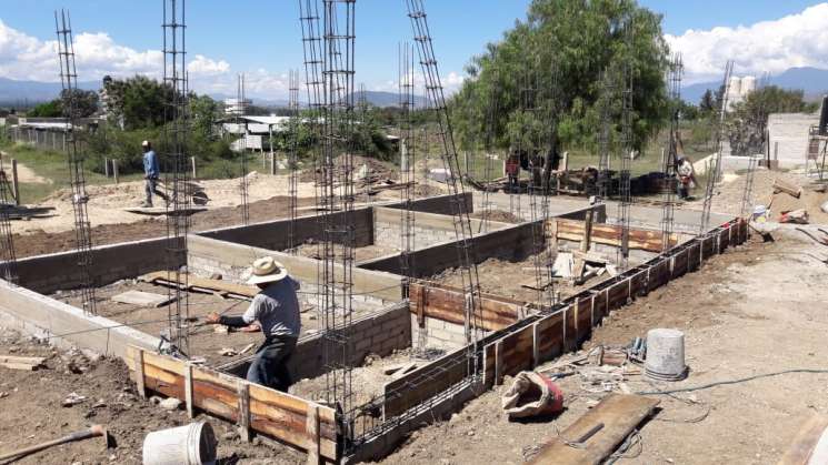 Construyen unidad médica en Colonia Zapoteca de Zaachila 