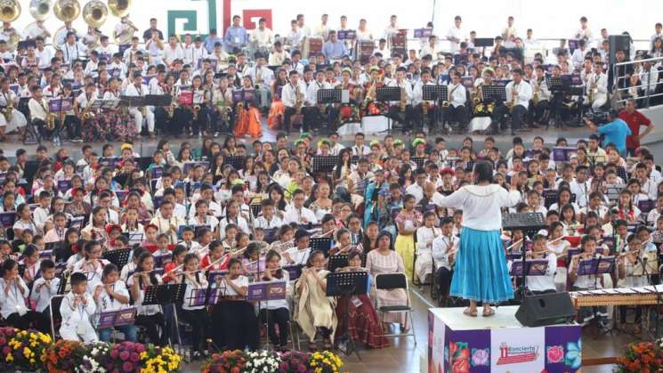 Realizan 11º Concierto Monumental de Bandas de Viento