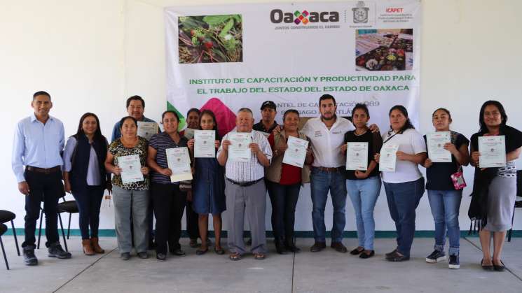 En Matatlán, Icapet impulsa la capacitación y certificación 