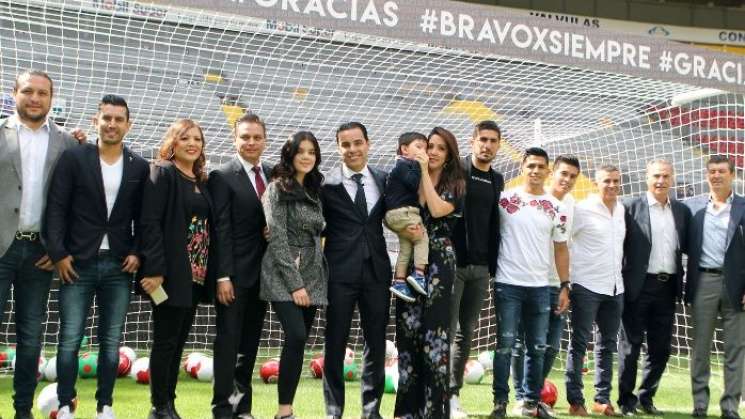 Anuncia su retiro Omar Bravo del futbol mexicano