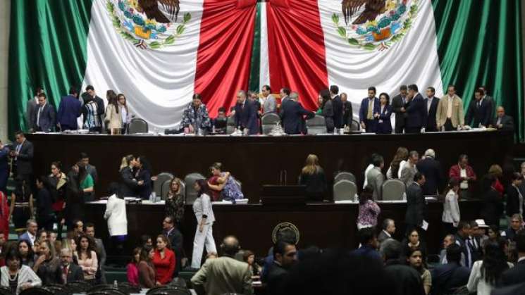 Avalan creación de Comisión de Verdad en caso Ayotzinapan