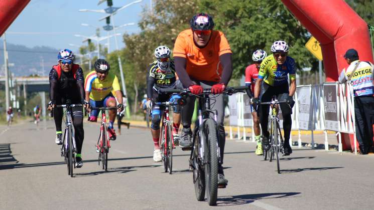 Jorge Luis Santiago conquista Ciclista Criterium 