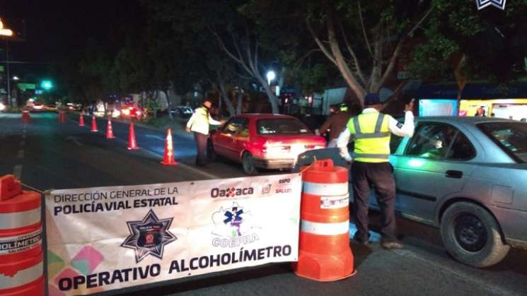 Detiene SSPO a 17 conductores en Operativo Alcoholímetro 