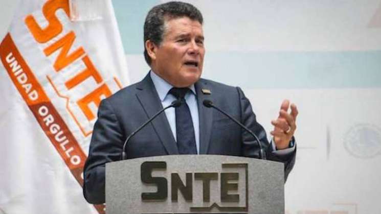 Líder de la SNTE  pide licencia de su cargo