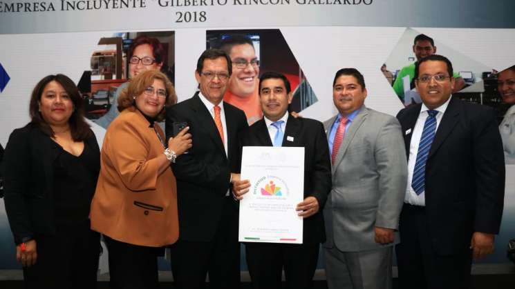 Gobierno de Oaxaca recibe  Distintivo 