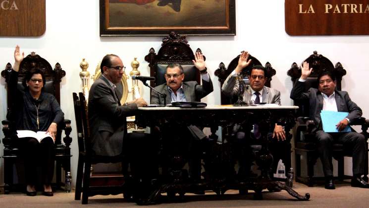 Aprueba Cabildo Municipal entrega de Segundo Informe de JAHF