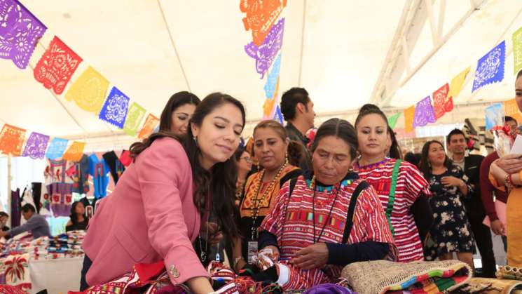 Sedesho entrega apoyos en Feria de Inclusión Social