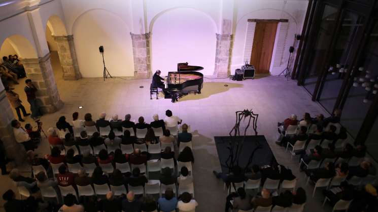 Luca Chiantore deleita a oaxaqueños con su piano