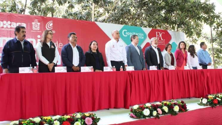 Universidad Anáhuac Oaxaca capacita a docentes del COBAO