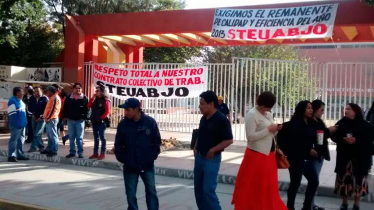 25 mil universitarios afectados por huelga de STEUABJO