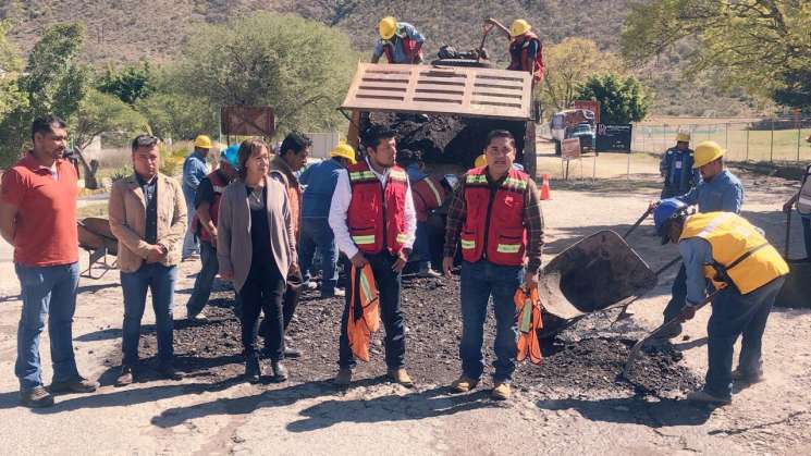 Estado y Municipios suman esfuerzos para atender caminos