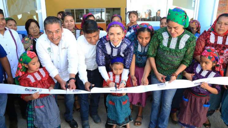 Inauguran trabajos de pavimentación en San Bartolomé Quialana