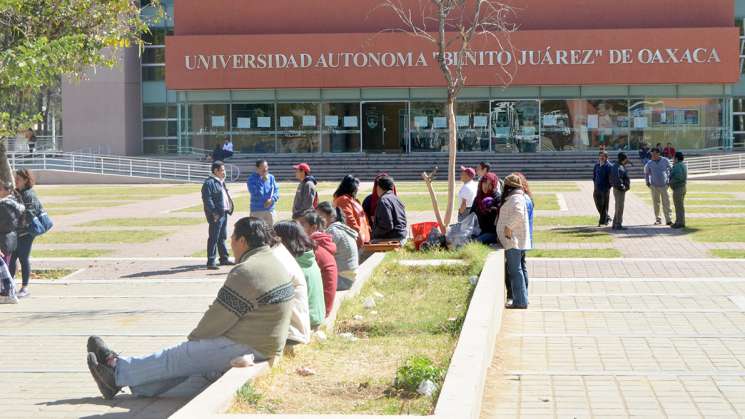 Anuncian paro de 12 horas en la UABJO