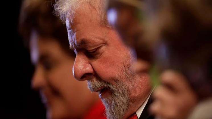 Lula da Silva recibe condena de 12 años de prisión por corrupción