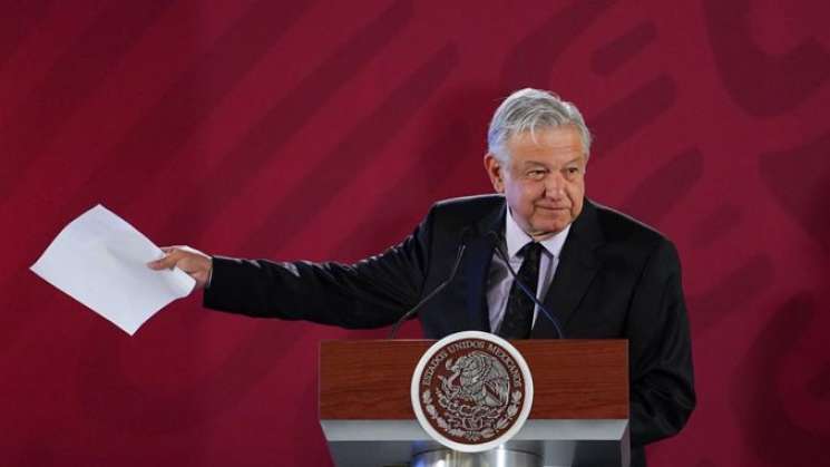 AMLO pide a fiscalía investigar a ex funcionarios