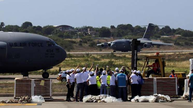 Salen aviones militares de EU a la frontera de Venezuela