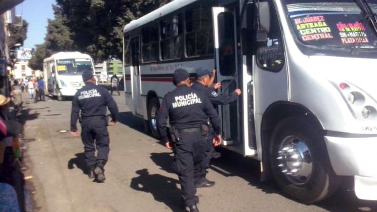 Cuida Policía Municipal a usuarios del transporte público