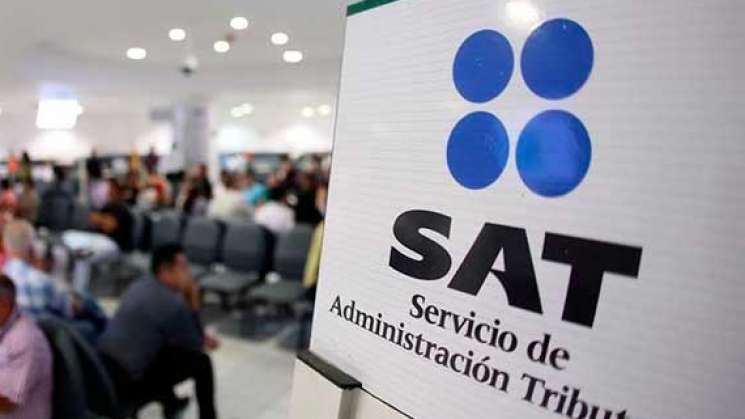 Denuncia FGR a ex funcionarios del SAT por peculado y cohecho