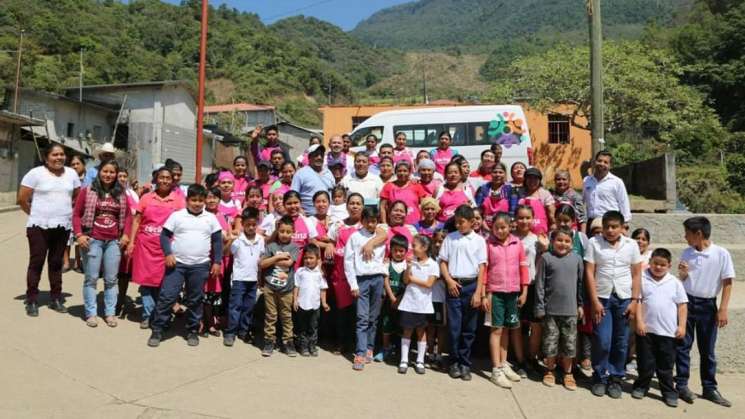 DIF Estatal Oaxaca y SEDAPA benefician a familias mixtecas