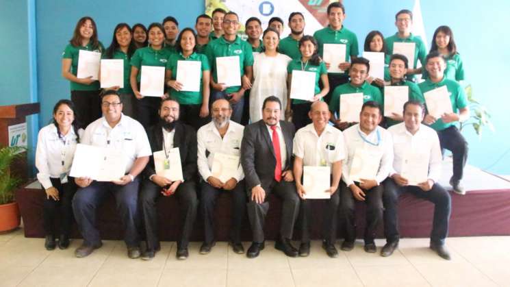 Entregan CONOCER y UTVCO Certificados de Competencias Laborales