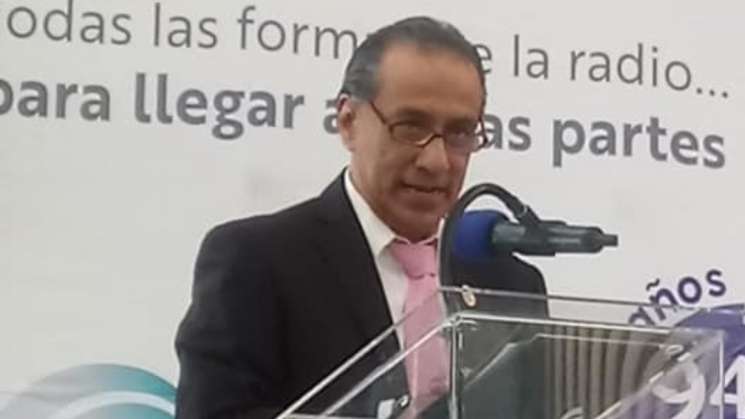 Gabriel Sosa Plata tomó protesta como director de radio educación