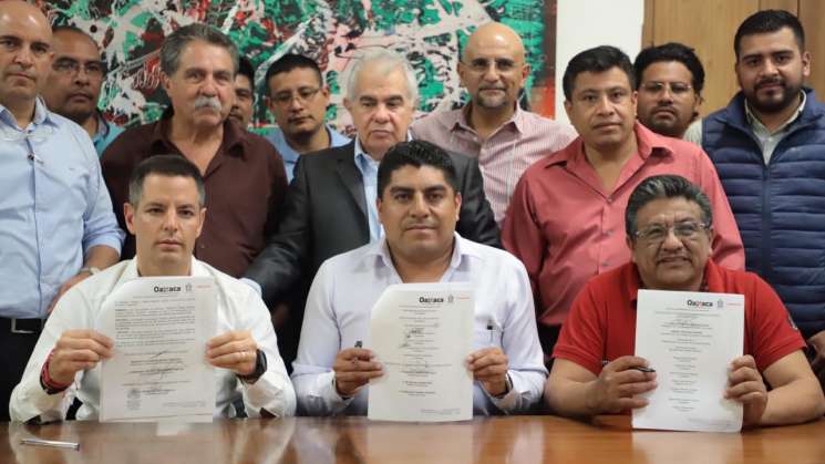 Firman acuerdo de paz Santiago Yaitepec y Santa Catarina Juquila