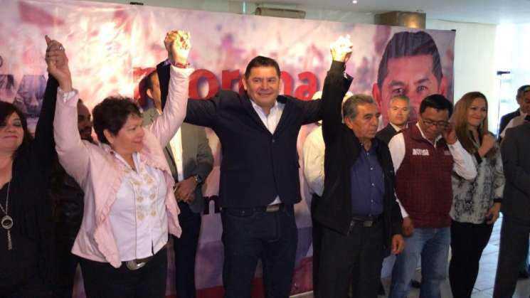 Candidato de Morena cierra filas con simpatizantes en Puebla