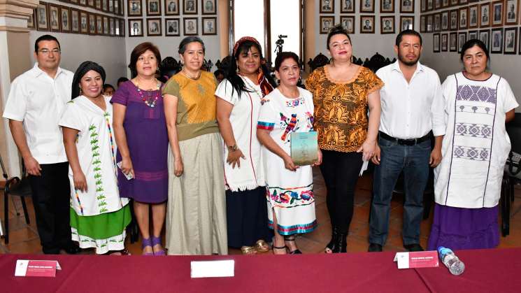 Acoge Palacio Municipal el conversatorio sobre Mujeres indígenas