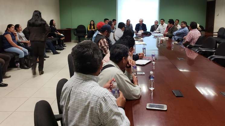  Habitantes de Santiago Yaitepec liberan carretera a Juquila