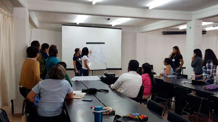 Personal del IEEPO participa en cursos y talleres