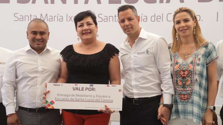 Entrega AMH mobiliario y equipamiento a 10 escuelas