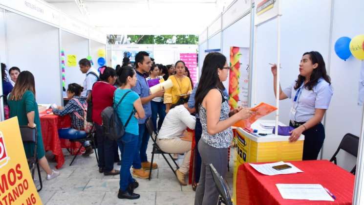 Ofertan mil 89 vacantes laborales en Feria Estatal de Empleo 