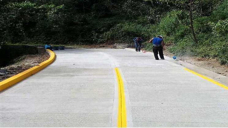 Concluye Sinfra pavimentaciones en la Mixteca y la Cañada