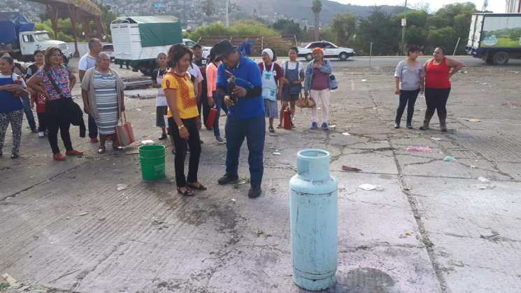 Realizan acciones de Protección Civil en la Central de Abasto