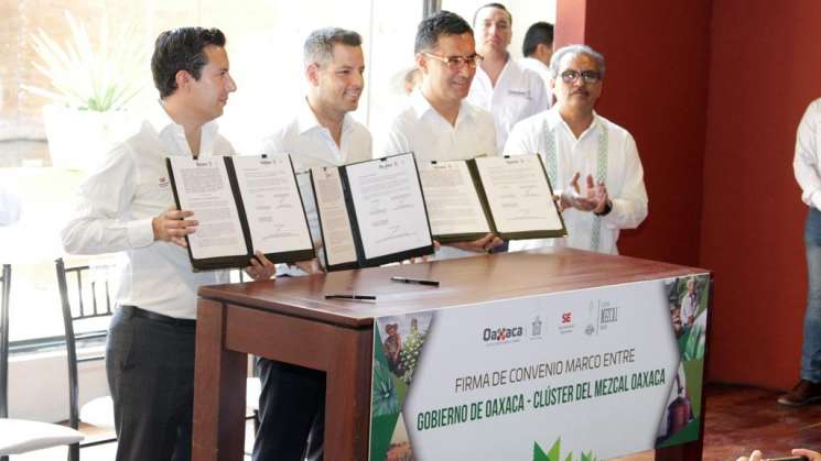 Toma protesta Comité Directivo del Clúster del Mezcal Oaxaca